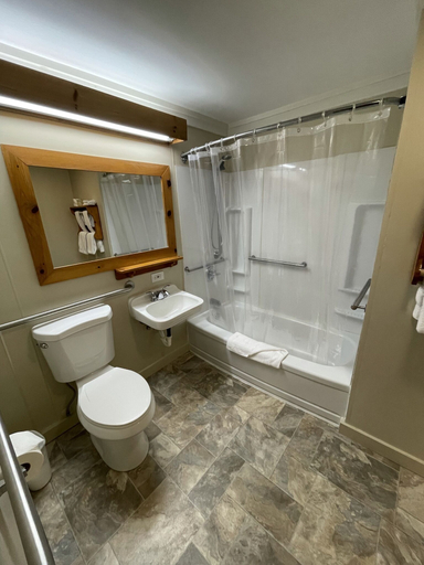 Bathroom 5, Northern Lights Lodge, Lamoille