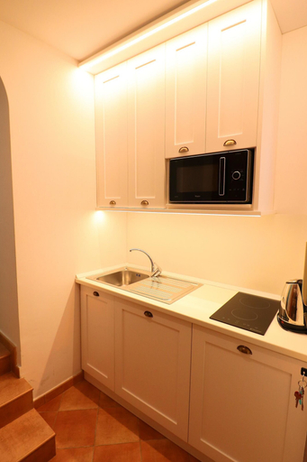 Private kitchenette 5, Henry House, Napoli
