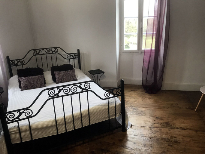 Bedroom 5, Au Plech, Gers