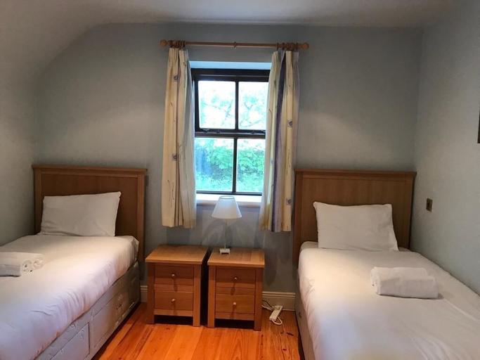 Bedroom 3, Clós Na Feirme