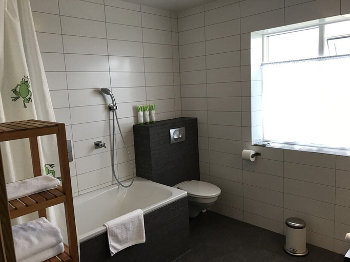 Bathroom 3, Skipholt, Vatnsleysustrandarhreppur