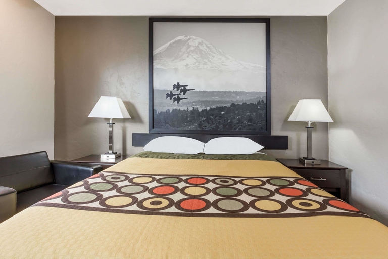 Bedroom 3, Super 8 by Wyndham Bremerton, Kitsap