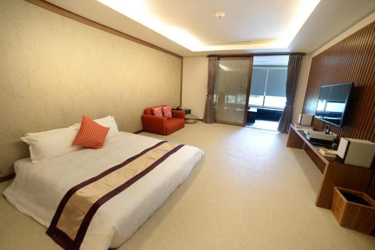 Bedroom 4, Spring Hill Resort, Kaohsiung