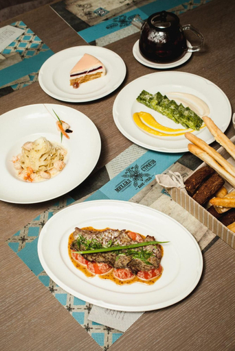 Food & Drinks 5, Mikhail Strogov Hotel, Irkutskiy rayon