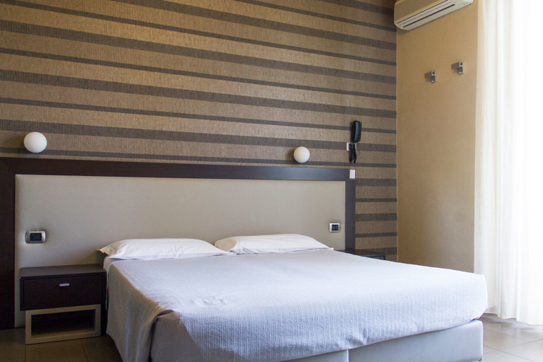 Bedroom 4, Hotel Rosenblatt, Ravenna