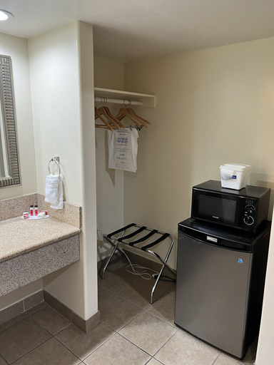 Others 5, Travelodge by Wyndham Brea, Orange