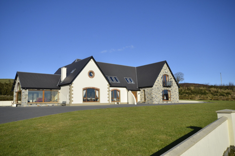 Exterior & Views 2, TempleView Lodge