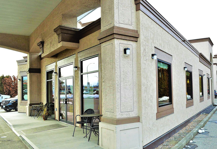 Exterior & Views 2, Super 8 by Wyndham Kelowna BC, Central Okanagan