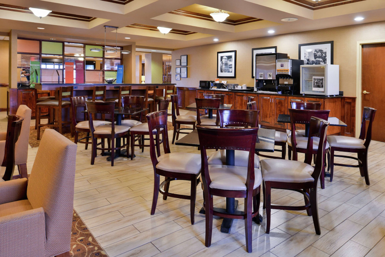 Food & Drinks 4, Hampton Inn Greensboro-East, Guilford