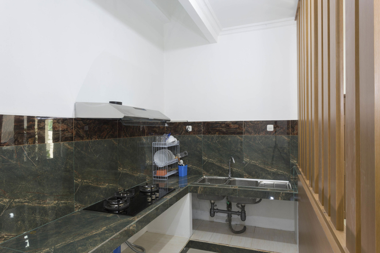 Bathroom 5, RedDoorz Plus @ Boulevard Residence BSD, South Tangerang
