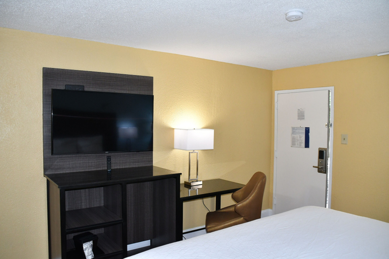 Bedroom 3, Baymont by Wyndham Macon I-75, Bibb