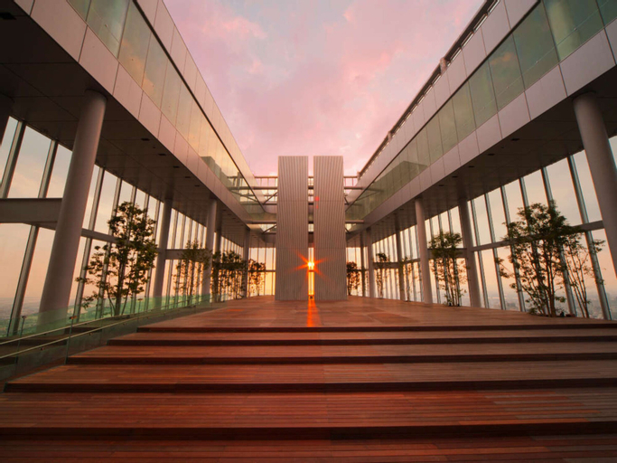 Exterior & Views 23