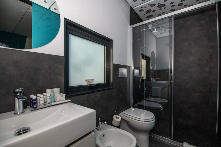 Bathroom 4, Arena Grand Kazela Camping Homes, Medulin