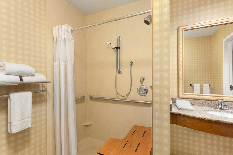 Bathroom 4, Hilton Garden Inn Bartlesville, Washington