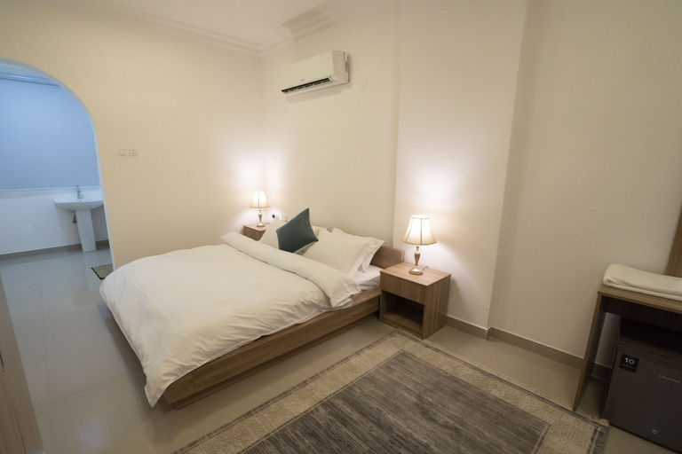 Bedroom 3, Al Majd Hotel, Seeb