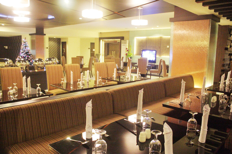 Food & Drinks 15