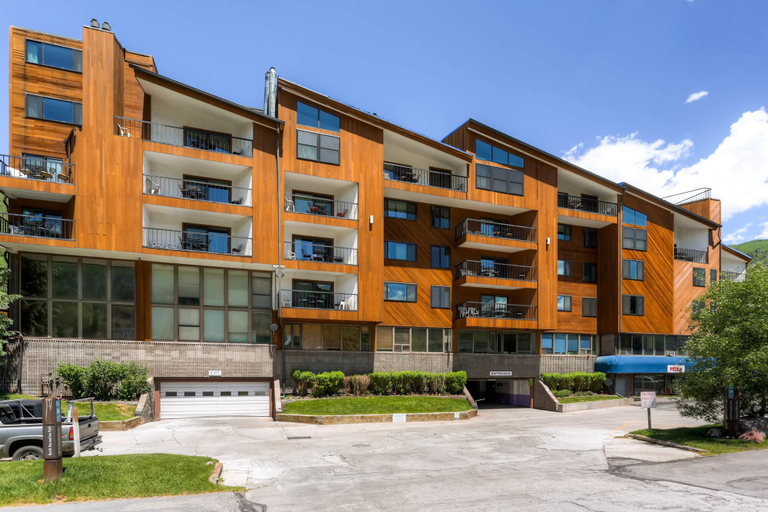 Exterior & Views 1, Vail Run Resort, Eagle