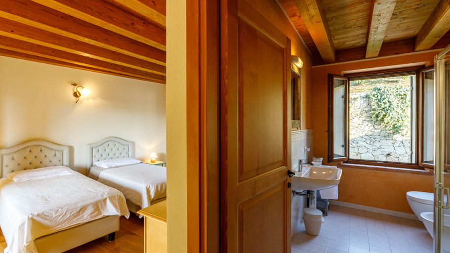 Bedroom 3, La Fonte degli Dei Wine Relais Adults Only, Verona