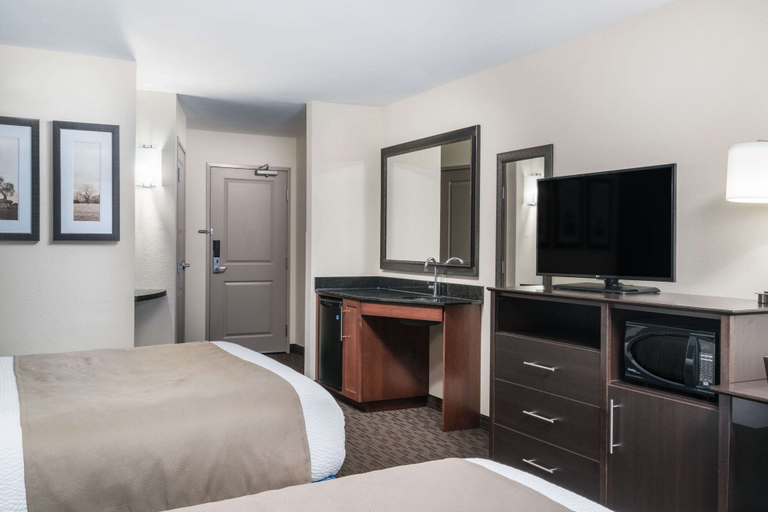 Bedroom 3, AmericInn by Wyndham Winona, Winona