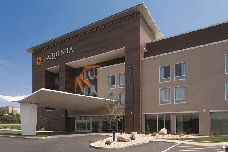 Exterior & Views 2, La Quinta Inn & Suites by Wyndham South Jordan, Salt Lake