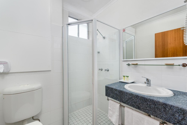 Bedroom 3, Tudor Inn Newcastle, Newcastle - Throsby
