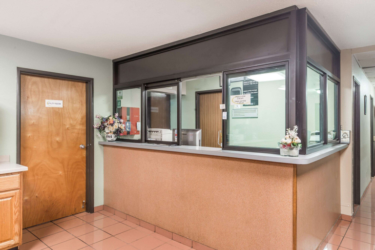 Public Area 2, Super 8 by Wyndham O'Fallon MO/St. Louis Area, Saint Charles