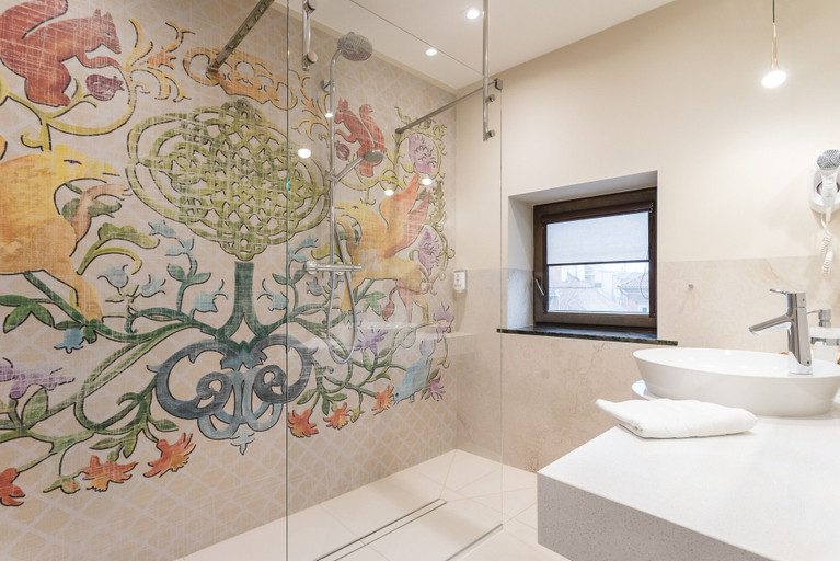 Bathroom 5, Hotel Ester, Kraków City