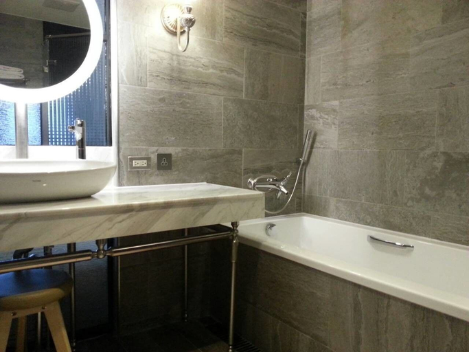 Bathroom 5, NK Hostel, Taipei City