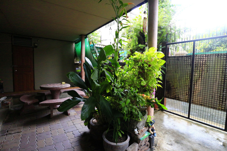 Exterior & Views 8