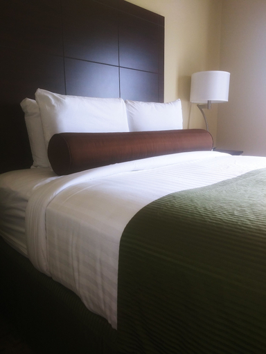 Bedroom 4, Cobblestone Hotel & Suites - Harborcreek, Erie