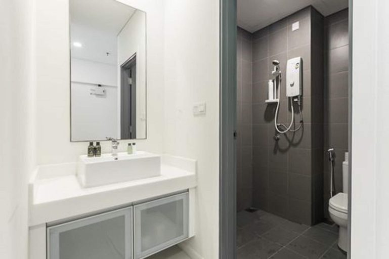 Bathroom 4, Mercu Summer Suite KLCC at Penguin Homes, Kuala Lumpur