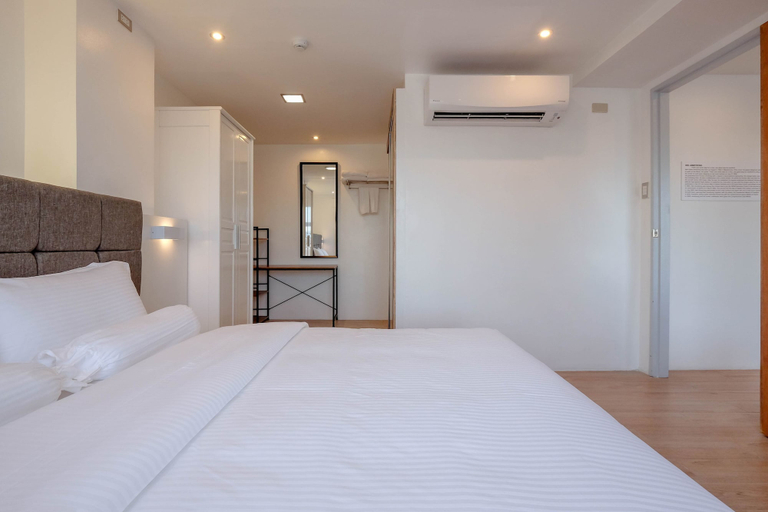 Bedroom 3, Heroes Hotel, Manila City