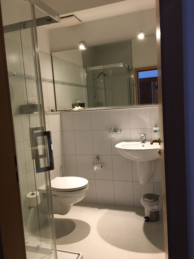 Bathroom 5, Hotel Nige Hus, Hamburg