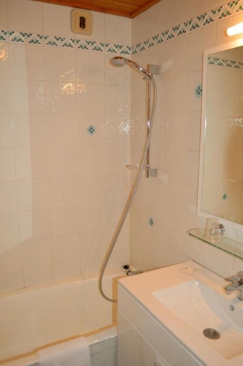 Bathroom 4, Hôtel du Clocher, Haute-Savoie