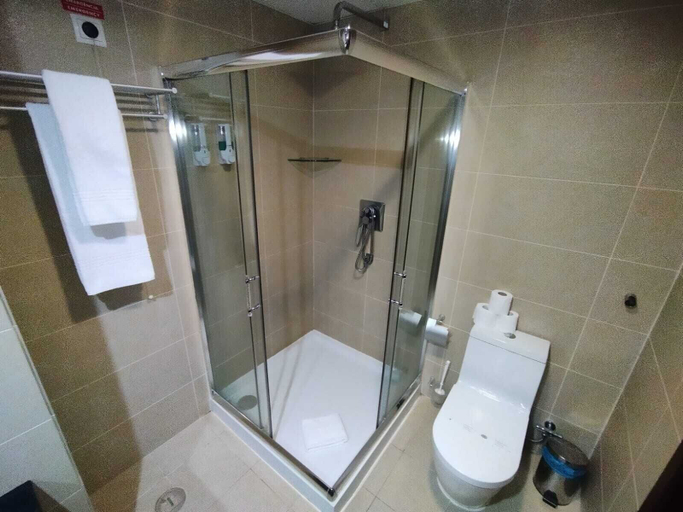 Bathroom 4, Skyna Hotel Luanda, Ingombota