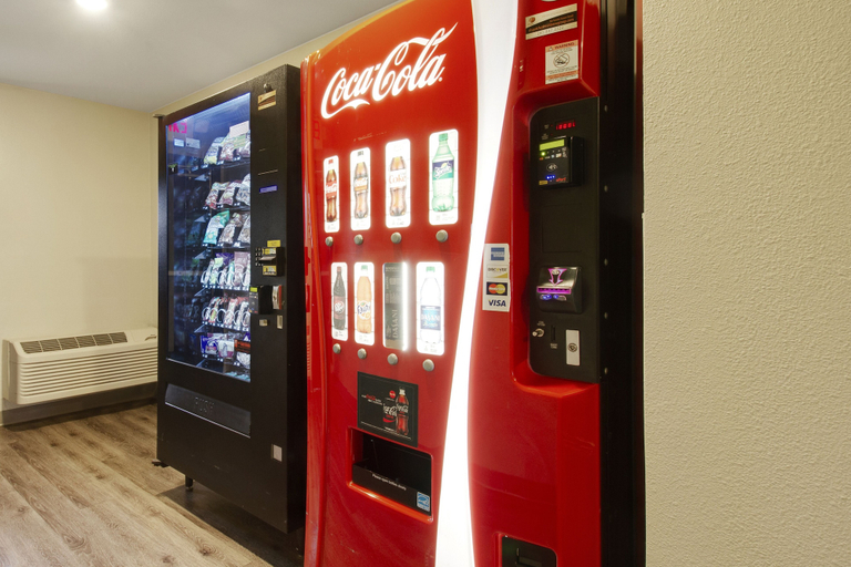 Food & Drinks 5, WoodSpring Suites Conroe, Montgomery