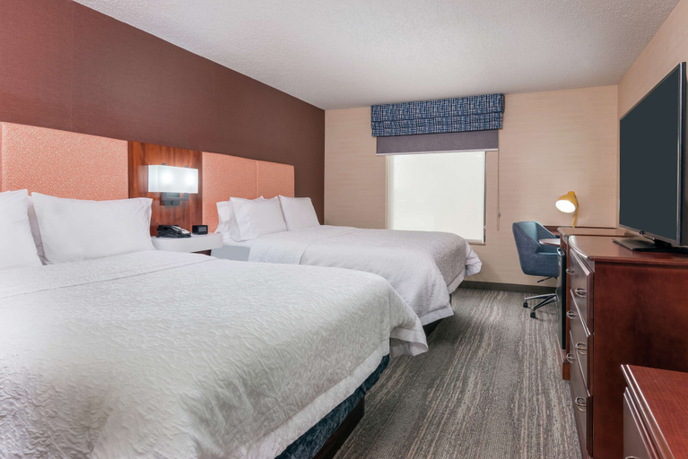 Bedroom 3, Hampton Inn Springfield South Enfield, Hartford