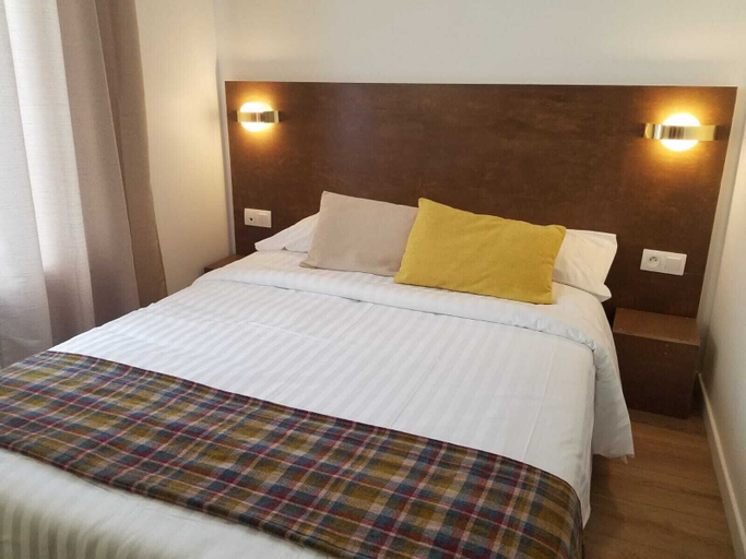 Bedroom 4, Dupleix Hotel, Paris