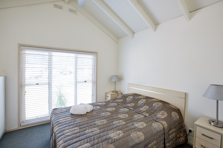 Bedroom 3, NRMA Canton Beach Holiday Park, Wyong - North-East