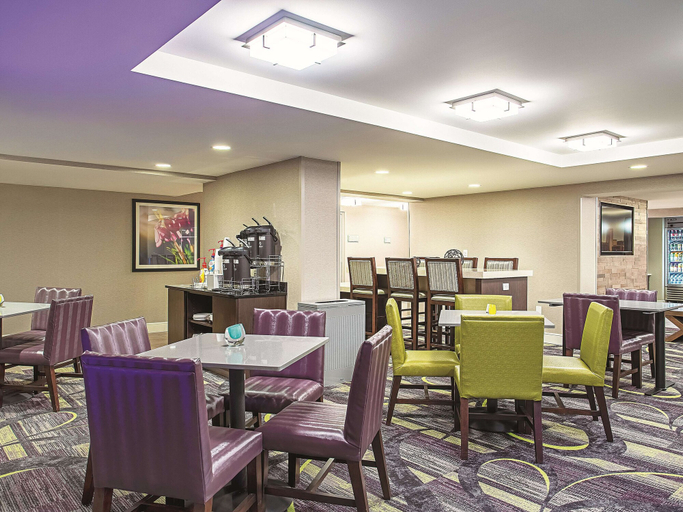 Food & Drinks 5, La Quinta Inn & Suites by Wyndham Baltimore N / White Marsh, Baltimore