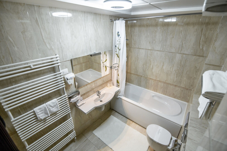 Bathroom 5, Hotel Golden House, Craiova