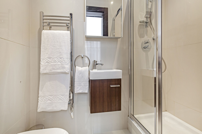 Bathroom 5, 130 Queen's Gate Apartments, London
