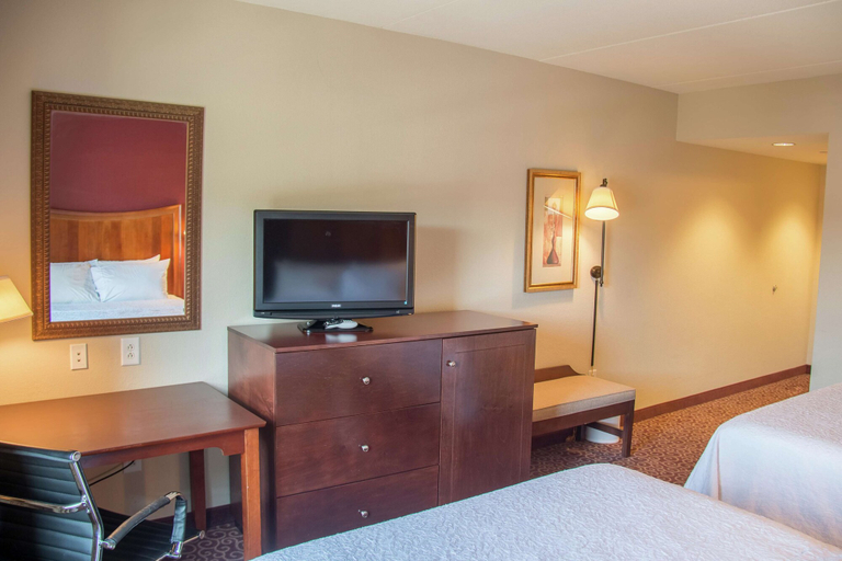 Bedroom 3, Hampton Inn Murphy, Cherokee