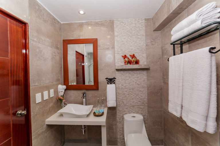 Bathroom 4, Yawar Inka Hotel, Cusco
