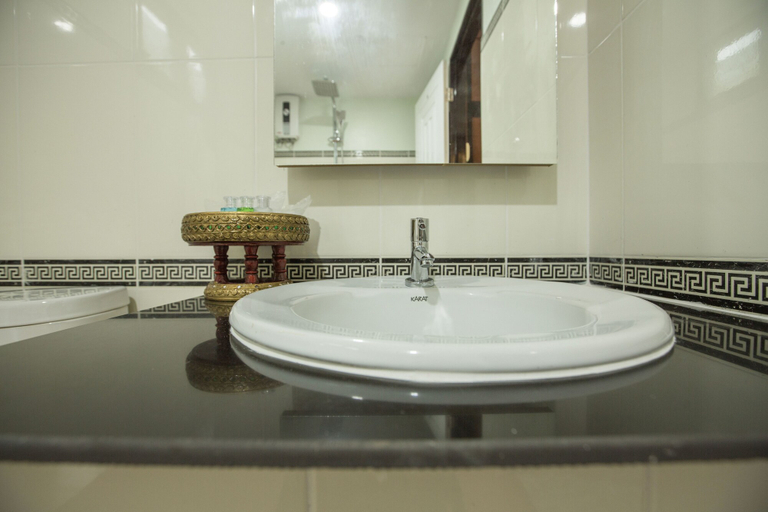 Bathroom 5, Phi Phi Andaman Beach Resort, Mueang Krabi