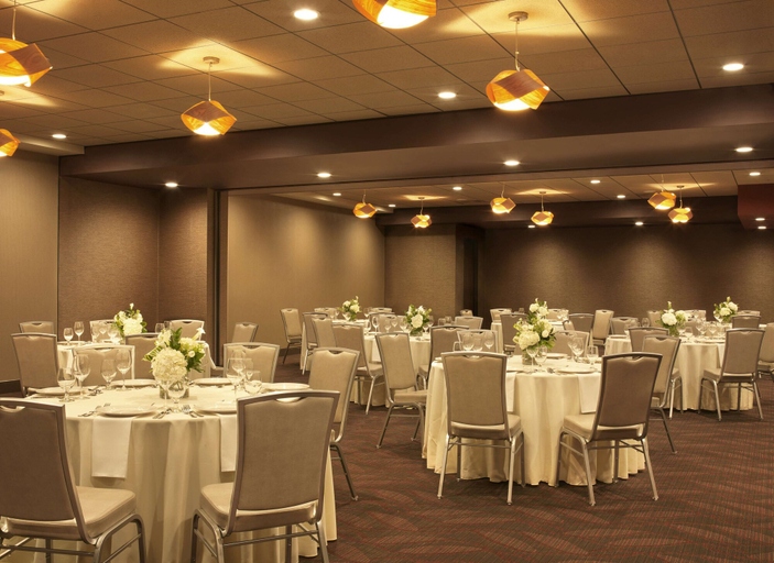 Food & Drinks 5, The Broadway Columbia - a DoubleTree by Hilton, Boone