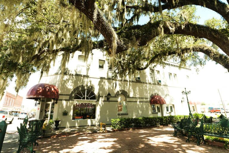 Exterior & Views 2, Oaak Tree Hotel, Desoto