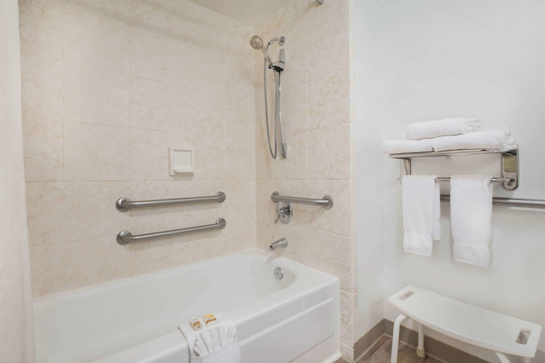 Bathroom 4, La Quinta Inn by Wyndham Everett, Snohomish