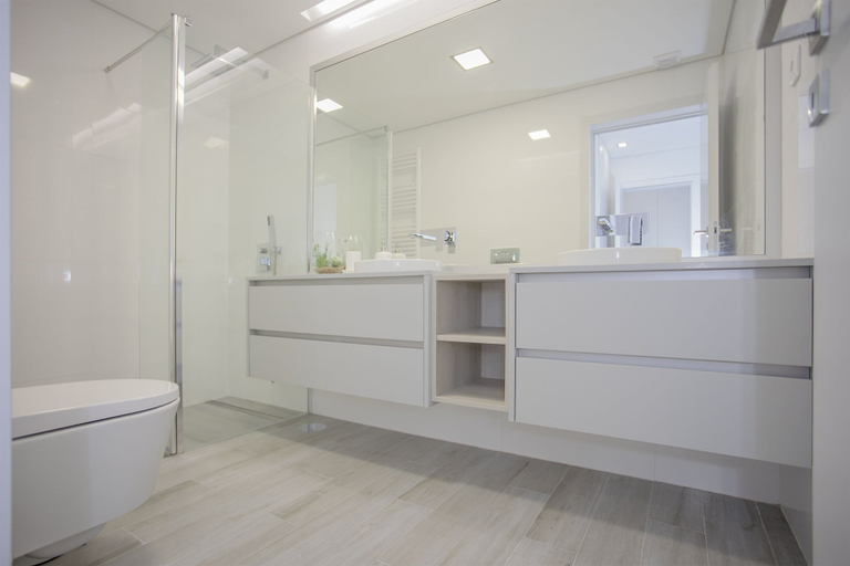 Bathroom 5, Liiiving -Luxury River View Apartment IV, Gondomar