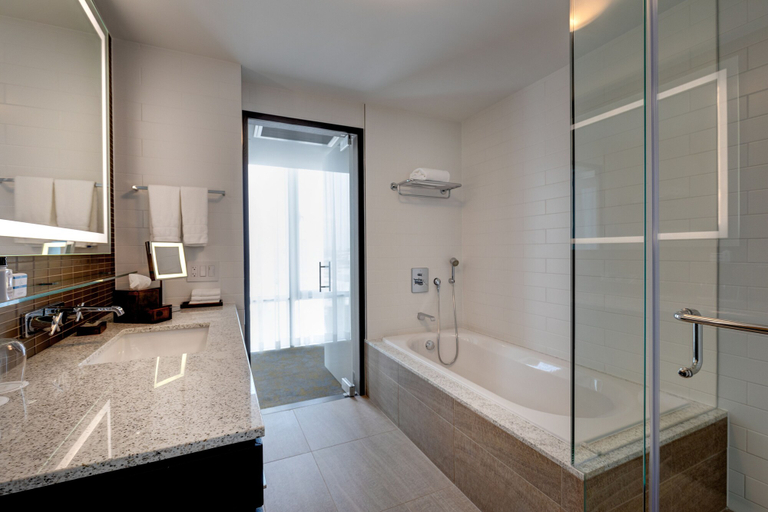 Bathroom 5, Hotel X Toronto, a Destination by Hyatt Hotel, Toronto